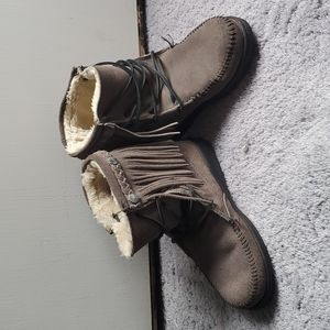Minnetonka gray moccasin boot